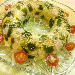 A picture of Salt Flavored Ramen Noodles in Jello.