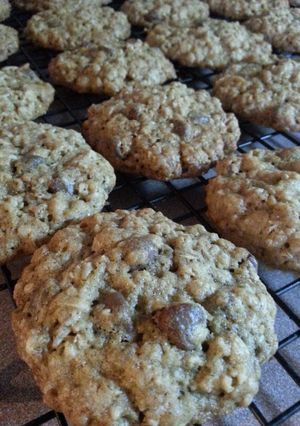 A picture of Oatmeal Chocolate Chip Cookies.