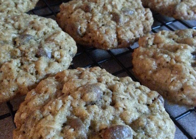 Recipe of Ultimate Oatmeal Chocolate Chip Cookies