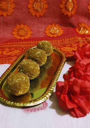 A picture of Coconut Jaggery Ladoo.