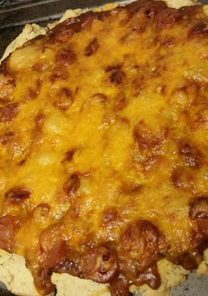 A picture of Chili Cheese Dog Pizza (Gluten-free).