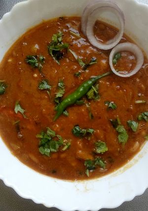 A picture of Rajma masala (kidney beans curry).