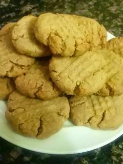A picture of Egg Yolk Peanut Butter Cookies.