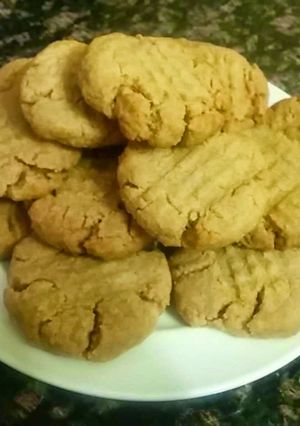 A picture of Egg Yolk Peanut Butter Cookies.