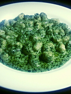 A picture of One and a half potato / gnocchi in pesto sauce.