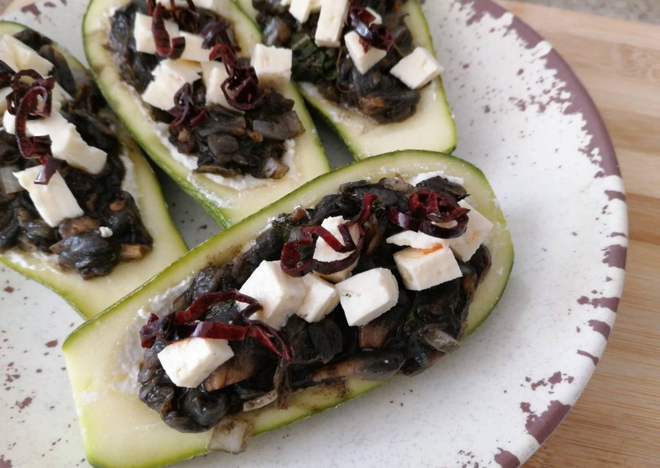 Calabacitas rellenas de huitlacoche y queso