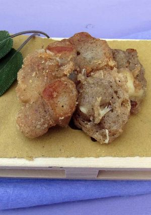 Foto di Frittelle di grano saraceno e formaggio