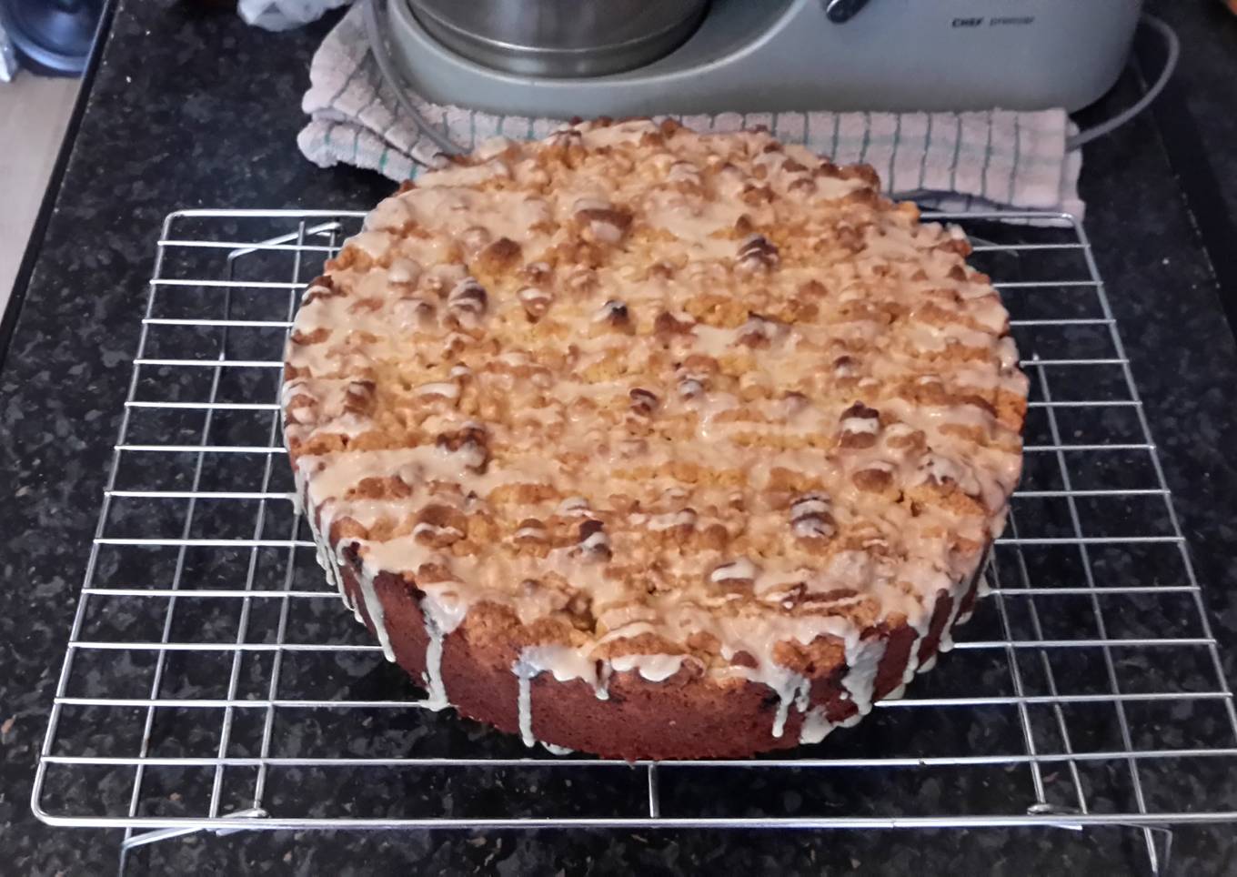 Toffee Apple Crumble Cake