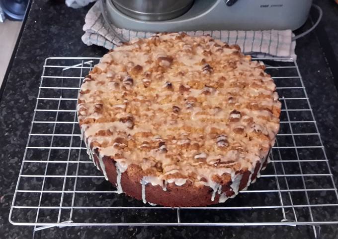 Simple Way to Prepare Homemade Toffee Apple Crumble Cake