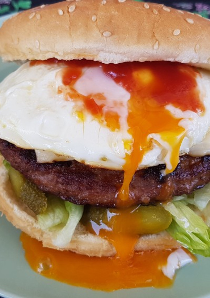 Una foto de Hamburguesa 🍔con huevo 🍳