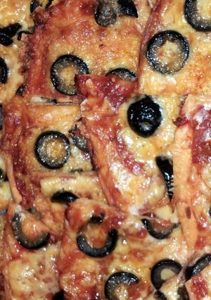 A picture of Flour tortilla pizza.