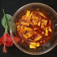 A picture of Instant Mango Garlic Pickle.