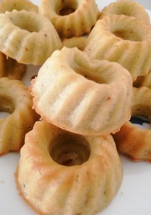 Une photo de Kouglofs salés pesto et fromage de chèvre