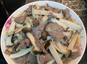 Hình của món Nấm xào thịt bò.