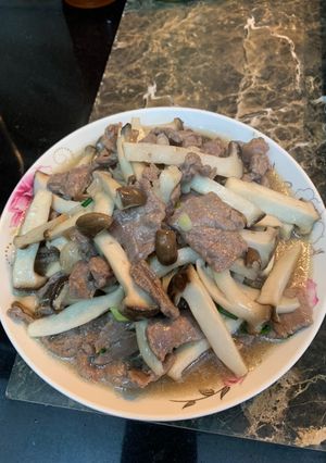 Hình của món Nấm xào thịt bò.
