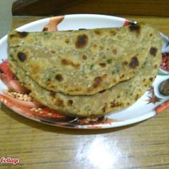 A picture of Gobhi & Dhaniya paratha.
