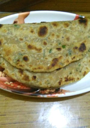 A picture of Gobhi & Dhaniya paratha.