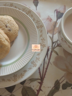 A picture of Traditional Choc chip cookies.