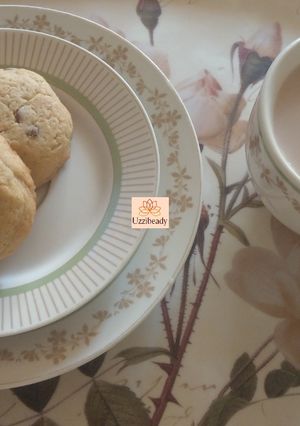 A picture of Traditional Choc chip cookies.
