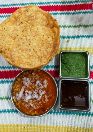 A picture of Dal Pakwaan.