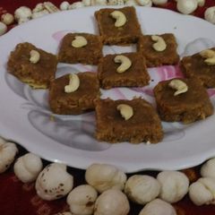 Makhana burfi A picture of Makhana burfi.