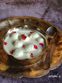 রসগোল্লার পায়েস (rasgulla kheer recipe in Bengali) রেসিপির প্রধান ছবি