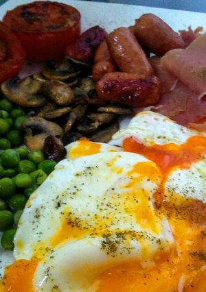 Una foto de Desayuno inglés, a la colombiana! 💕❤!