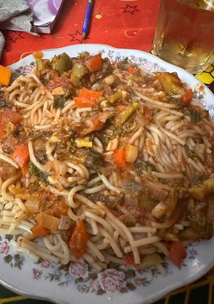 Una foto de Fideos con muchas cosas!