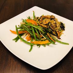 A picture of Quinoa Mushrooms plated.