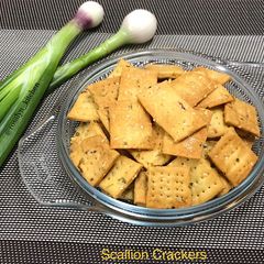 Scallion (Spring Onion) cream Crackers A picture of Scallion (Spring Onion) cream Crackers.
