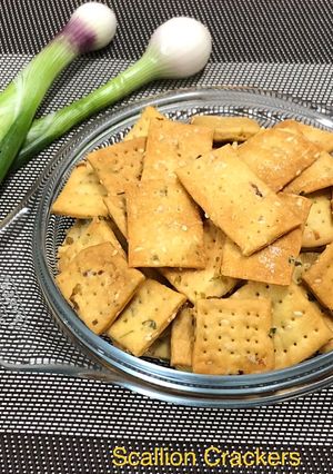 A picture of Scallion (Spring Onion) cream Crackers.