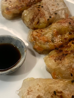 Una foto de Rollitos primavera de gamba 🥟🍤