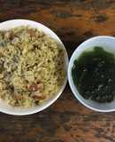 Cơm chiên pate+ xúc xích và canh rong biển