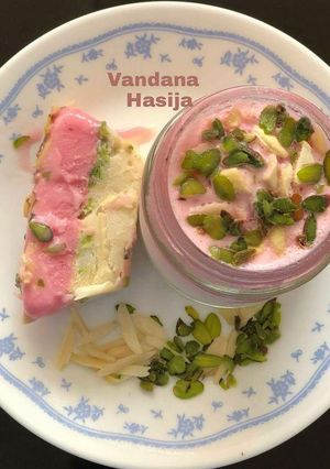 A picture of Vanilla And Rose Ice cream Sundae.