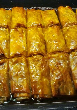 A picture of Baklava with pumpkin.