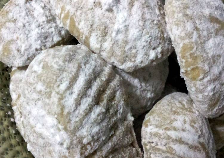 Pam's version home made(MA'AMOUL)date filled cookies/pastries Pam's version home made(MA'AMOUL)date filled cookies/pastries