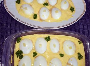 O poză a rețetei Ouă umplute cu pateu și maioneză.