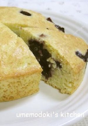 A picture of Blueberry Cake.