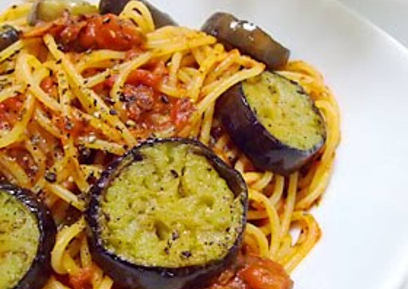 Meltingly Soft Eggplant and Bacon Tomato Pasta