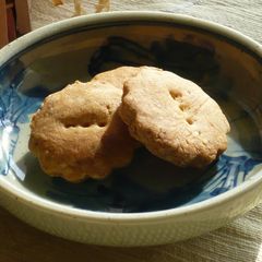 A picture of Flavorful Maple Syrup Cookies.