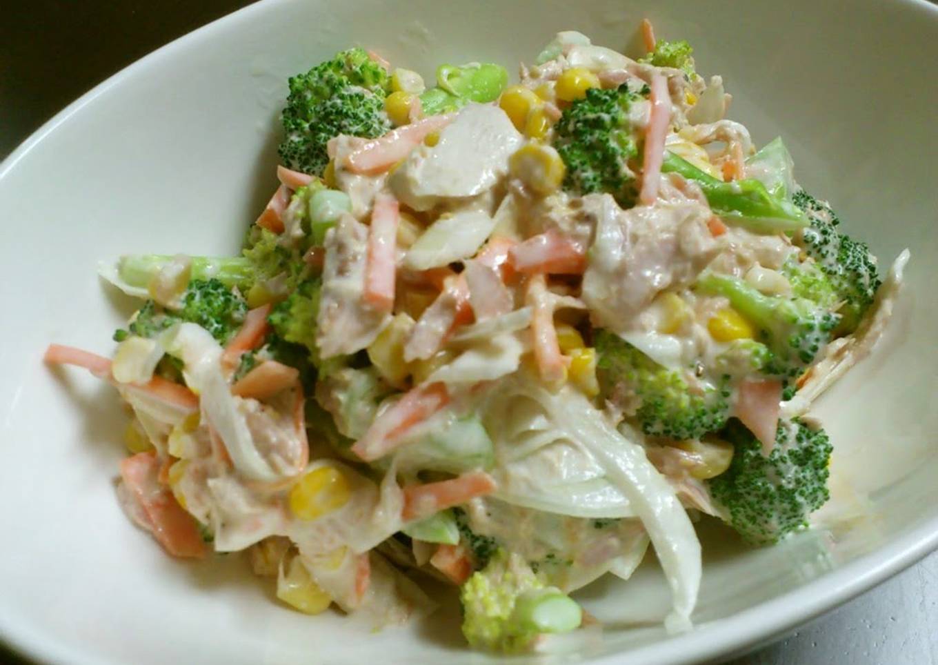 Food hall style tuna and broccoli salad