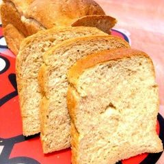 A picture of Healthy Whole Wheat Flour & Oatmeal Bread.