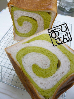A picture of Adzuki Bean Bread (Using a Bread Maker).