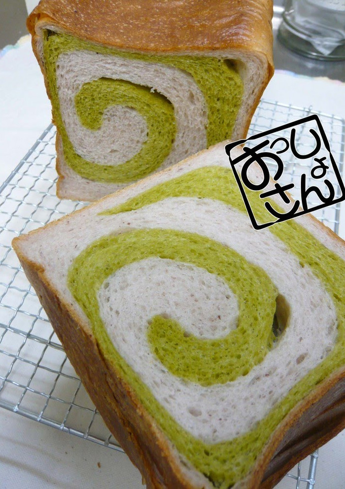 A picture of Adzuki Bean Bread (Using a Bread Maker).