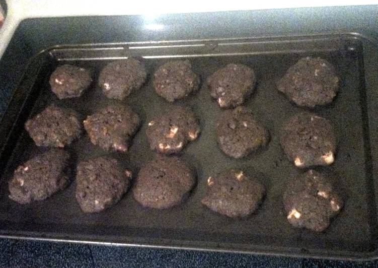 Steps to Prepare Homemade Grand Slam Triple Chocolate Chip Cookies