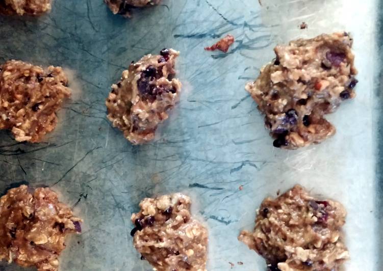 Recipe of Speedy Peanutbutter cranberry protein cookies