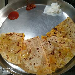 A picture of Aloo Paratha.