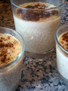 Una foto de Arroz con leche cremoso
