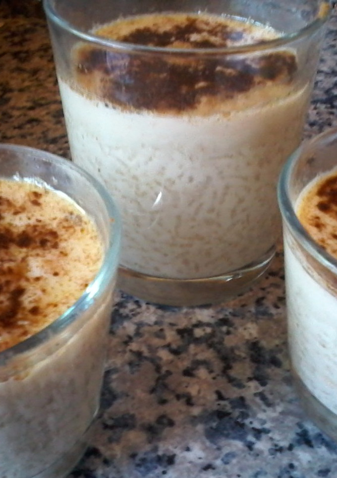 Una foto de Arroz con leche cremoso