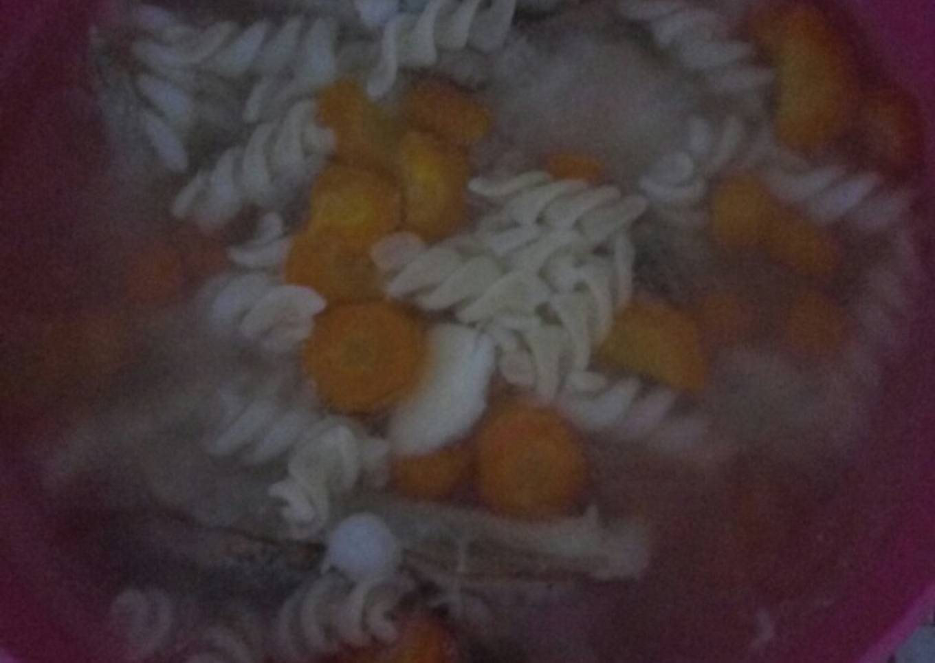 Sop ayam makaroni wortel